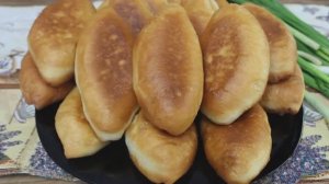 Пирожки на сковороде.  Пирожки с зеленым луком и яйцом.