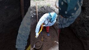 КАК ЛЕГКО КОПАТЬ ГЛИНУ, КАНАЛИЗАЦИЮ.