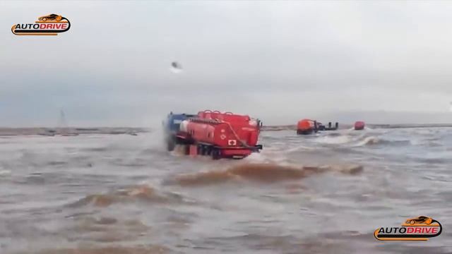 Топ 10 Навыков вождения опасных грузовиков! Дальнобойщик смотреть онлайн