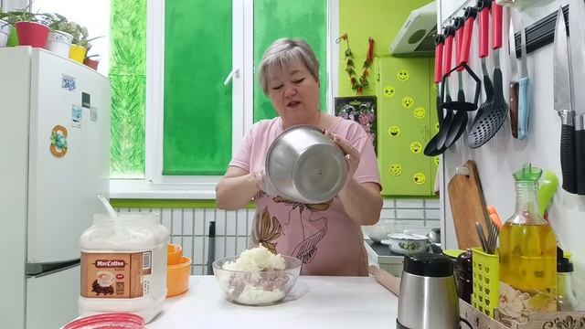 Хрустящие,потрясающе вкусные чебуреки,с творогом и  с