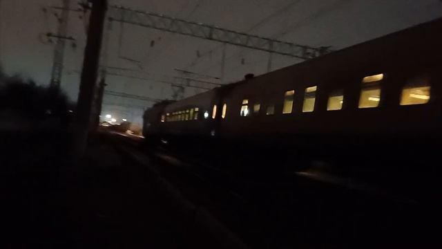 ЭП1-077 с пассажирским поездом Кисловодск-Киров отправл смотреть онлайн