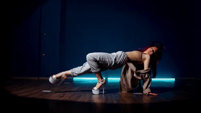 COLD BLUE NIGHT | FRAME UP STRIP | ЕМАШОВА ЛИЗА