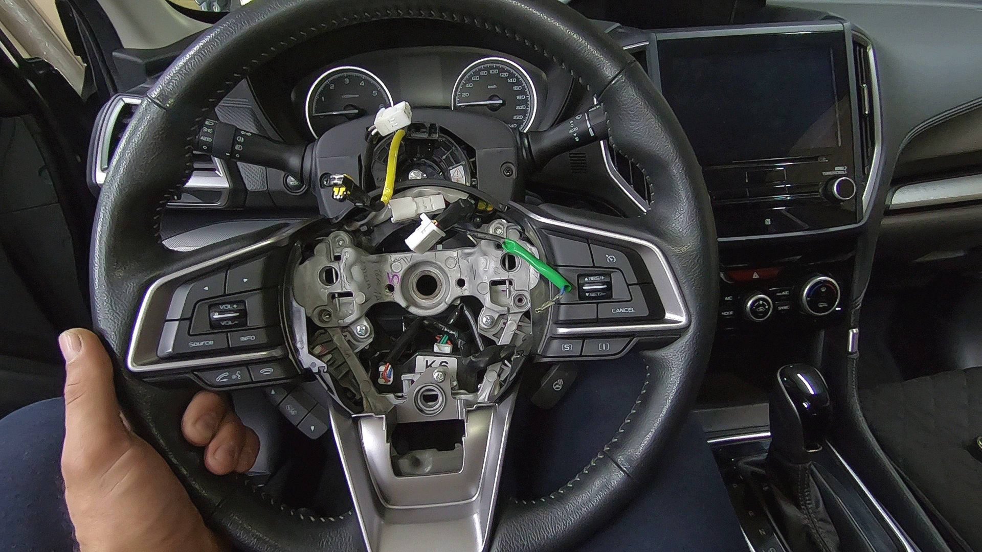 Снятие руля Subaru Forester 2021 года смотреть онлайн