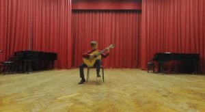 В. Козлов "Пляска" исполняет Згурский Кирилл, преподаватель Толпыго А. В.