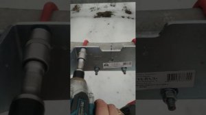 Установка килевого ролика на лодочный прицеп