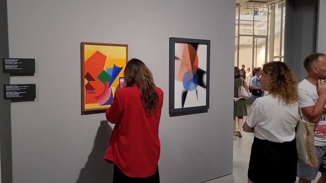 Выставка "От Малевича..." в ГЭС 2 смотреть онлайн