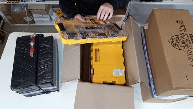 БАГАТО ІНСТРУМЕНТу США АМЕРИКА розпаковка dewalt dcd1007 dcg40 смотреть онлайн