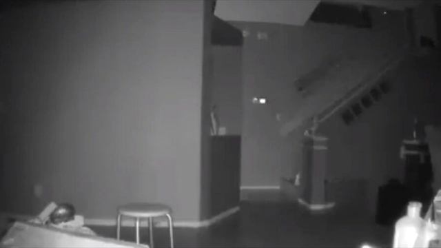 Скрытая камера в спальне девушки сняла такое, что никт смотреть онлайн