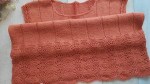 Топ с красивым ажурным узором из тонкой пряжи.