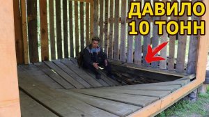 Вот так проломило дровяник!