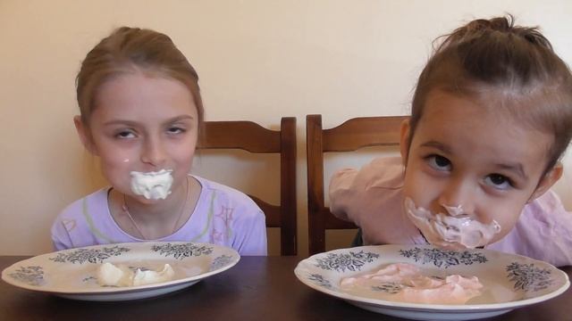 Callenge! Йогурт кушаем без рук! Yogurt no hands! Челлендж! смотреть онлайн