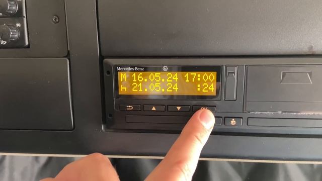 Як зробити ручне введення в цифровий тахограф VDO (DTCO 1381