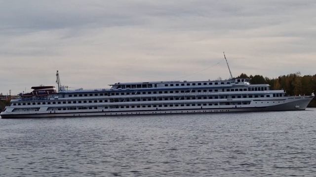 т/х Зосима Шашков зашел в затон на зимовку