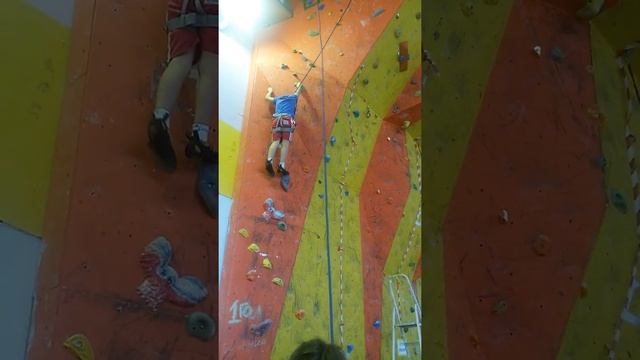 Соревнования по скалолазанью 2 трасса