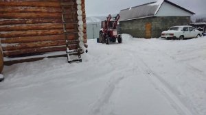 Трактор т-25. Очистка снега. Быстрее лопатой или тракто?