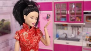 ВОНЬ И БАРБИ ПОРУГАЛИСЬ  ИЗ-ЗА ВИТРИНЫ / КУКЛЫ СЕРИАЛ