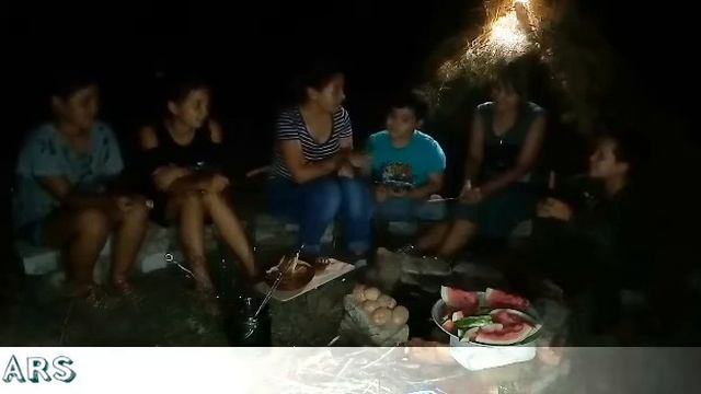 S.O.S ! ВЛОГ••• ЗАТЕРЯННЫЕ В ЛЕСАХ! В КРОМЕШНОЙ ТЕМНОТЕ И БЕЗ КОСТРА! Camping ч.2 заключительная. смотреть онлайн