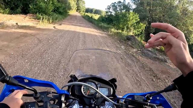 СКАТАЛИСЬ С ДЕВУШКОЙ НА МОТОЦИКЛЕ К РЕКЕ ! смотреть онлайн