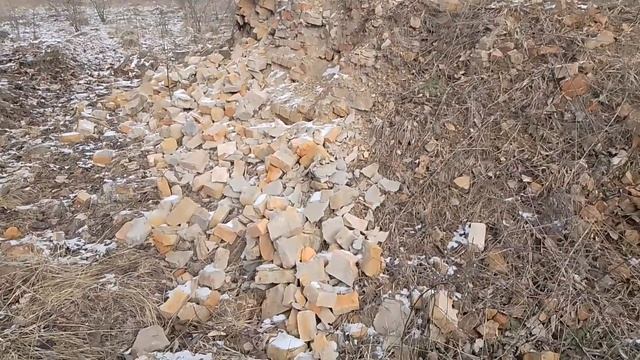 Купили колун ,заїхали на розвалений завод , нарізали д?