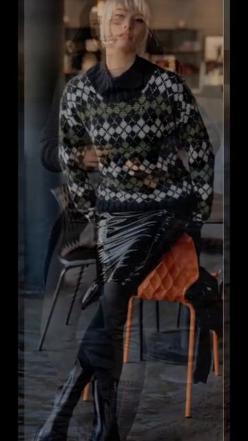 Вязаные модели: кардиганы, кофты, платья. Осень 2023 смотреть онлайн