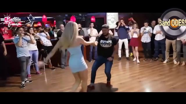 Миллион алых роз смотреть онлайн