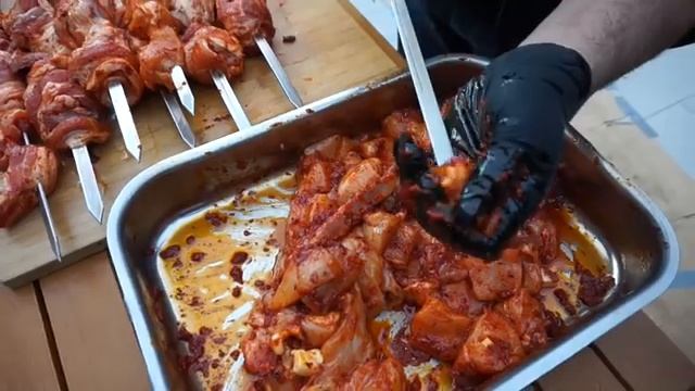 Новый рецепт сочного шашлыка от Жоржа на мангале смотреть онлайн