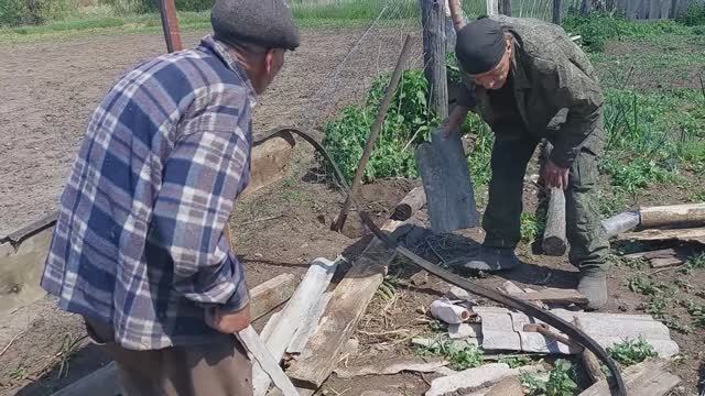 Деду Матвею подремонтировали забор. смотреть онлайн