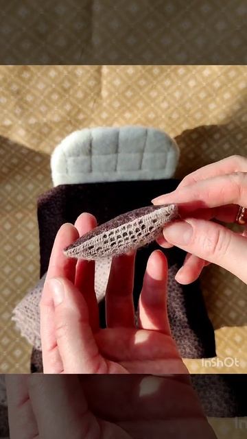 Миниатюра 1:12. Набор: плед, подушка, простыня. Связано тонким крючком, пряжа акрил. смотреть онлайн