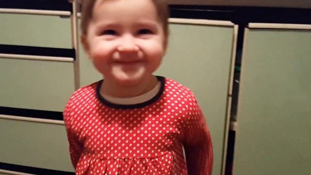 Видео для детей. ПРИКОЛЫ С ДЕТЬМИ Смешные дети Чихаем смешно Забавная малышка Funny Baby смотреть онлайн