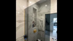 Монтаж раздвижной душевой  перегородки