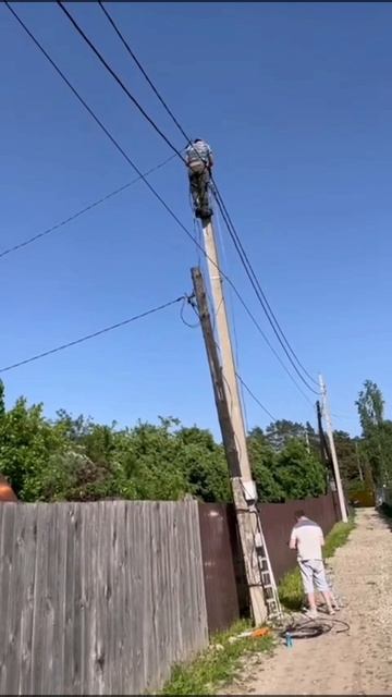 Переводим дачные участки на новую линию электропередач с заменой вводного провода и выносом щпу с смотреть онлайн