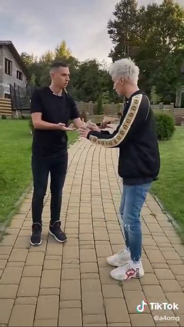 ГЛИСТ И ТУАЛЕТНАЯ БУМАГА смотреть онлайн