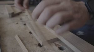 Процесс изготовления кухонного фасада из шпона с обкладкой из дуба