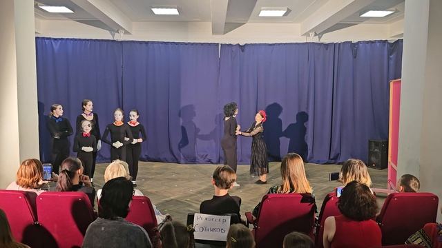 Лицедейная пантомима под музыку Рахманинова смотреть онлайн