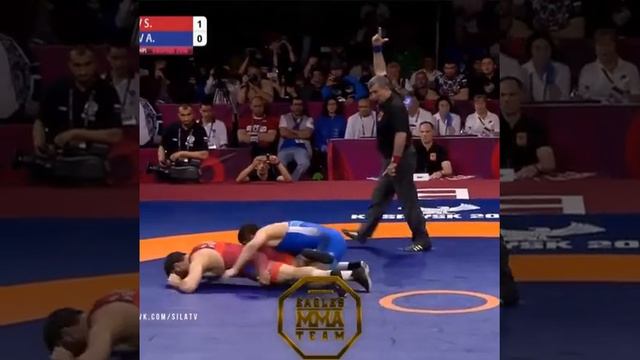 Абдулрашид Садулаев - Чемпион Европы 2018🔥
Абдулрашид Садулаев vs Шариф Шарифов👊🏻
FS 92kg Финал Ч смотреть онлайн