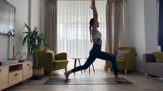 Бодрая йога вместо кофе | Йога для подкачки всего тела смотреть онлайн