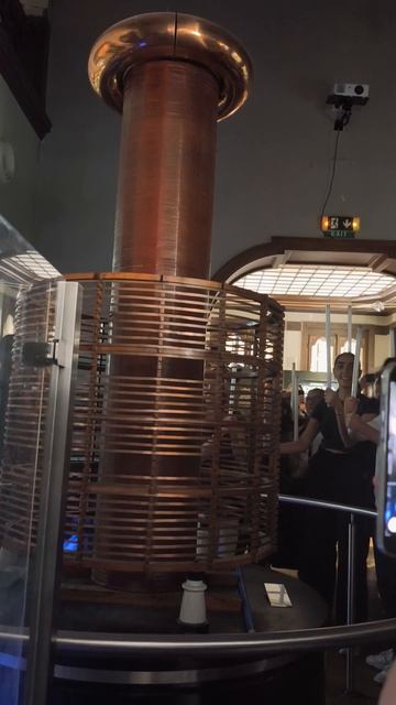 Раскрыли принцип работы Атмосферного электричества #Белград #Тесла смотреть онлайн