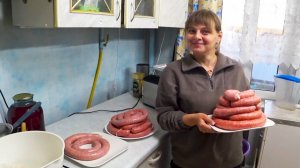 СДЕЛАЛИ ОГРАДКУ БАБУШКЕ. ГОТОВИМ ДОМАШНЮЮ КОЛБАСУ. Из города в деревню 816 серия.