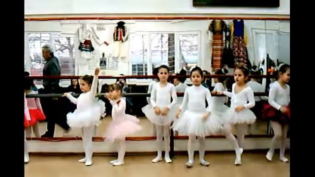Ани - открит урок по балет -  март 2016 г. - видео