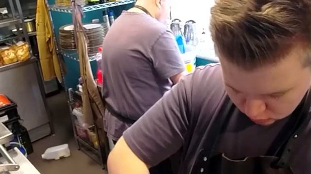 Щенки неблагодарные! Я вам квартиру хотела подарить, а