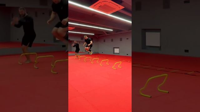 Веселая Тренировка: Прыжки и Броски! смотреть онлайн