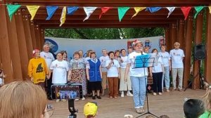 Дегунинский пруд_концерт к Международному Дню Защиты детей - Частушки Бабок Ёжек и Буратино