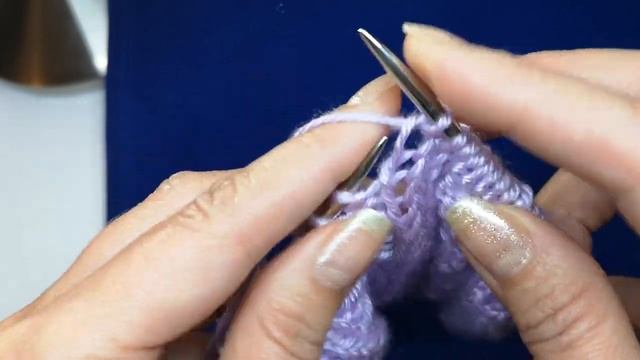 №141 Очаровательные ажурные объемные дорожки спицами Для женских свитерков и кофточек смотреть онлайн