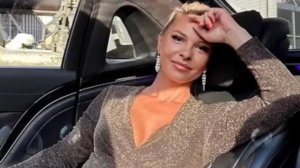 Вдова Юрия Шатунова впервые за долгое время вышла в свет в Москве.