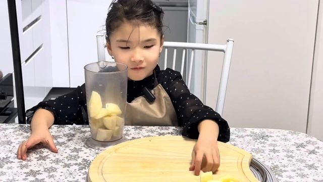 Өте тез жасалатвн коктейль. Банановый коктейль. Молоч?