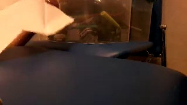 Как сделать хлопушку из бумаги!!!