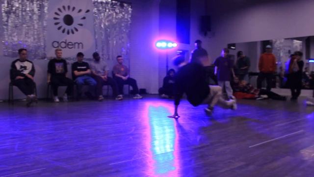 Петелька vs Сай Фуд vs Шаман, Semifinal, Breaking до 13 лет, "All Option" Breaking Battle 3.02.2024 смотреть онлайн