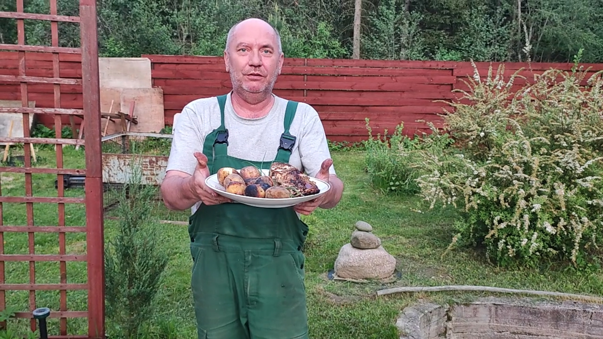 Карпик запечённый в фальге на углях. смотреть онлайн