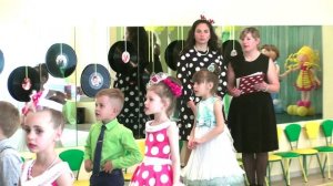 ВОСПИТАТЕЛИ ПЛАЧУТ! Грустная прощальная песня маленьких выпускников до слёз тронула воспитателей!