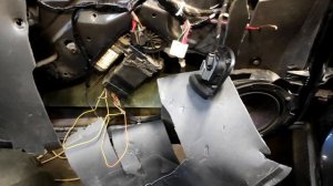 Skoda Octavia Tour A4, не работает регулировка зеркал, + мелочи.